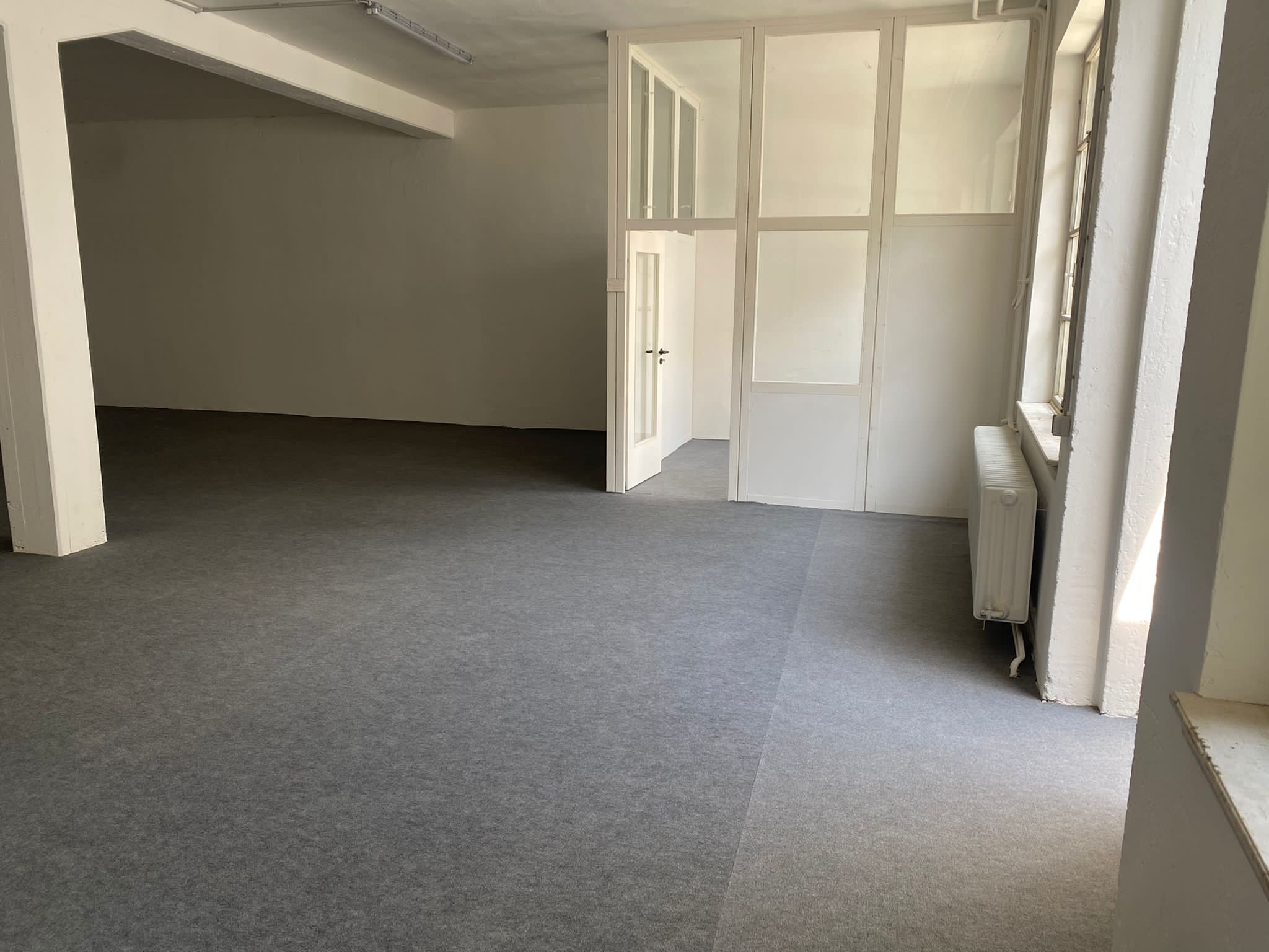 Krupp & Krupp Immobilien Telefon: 07221 9716844 
Email: info@krupp-immo.de