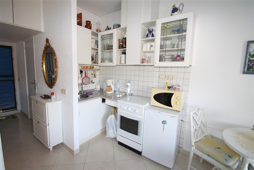 Krupp & Krupp Immobilien Telefon: 07221 9716844 
Email: info@krupp-immo.de