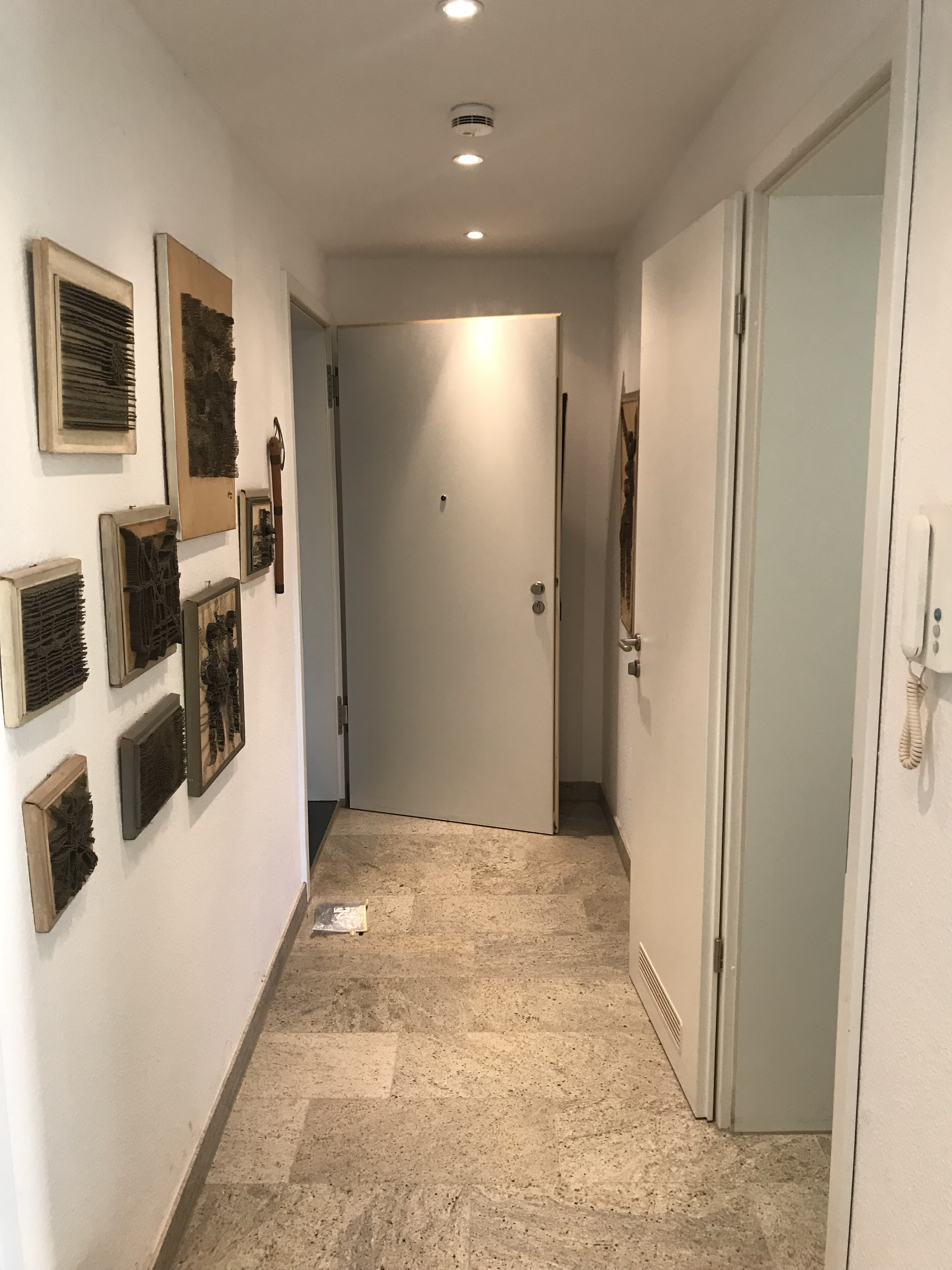 Krupp & Krupp Immobilien Telefon: 07221 9716844 
Email: info@krupp-immo.de